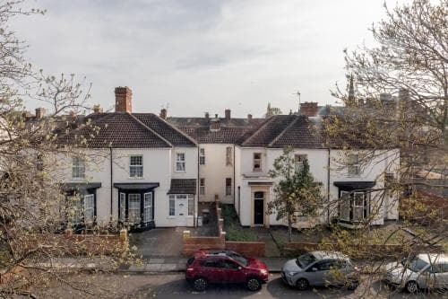 Stockton town centre studio apartments free parking and Wi-Fi Image 3