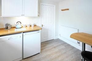 Host & Stay - The Railway Retreat Image 5