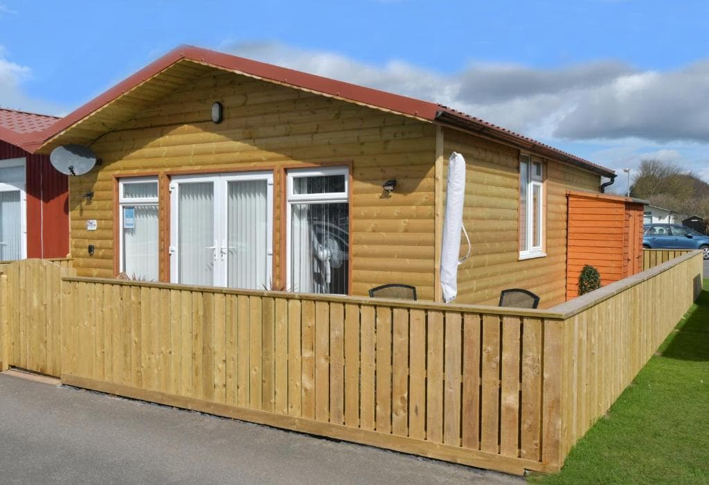 3 Bedroom Chalet South Shore Bridlington Image 1