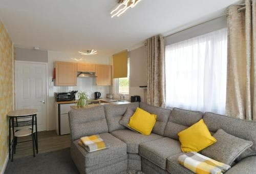 Lovely 2-Bed Chalet in Bridlington Image 2