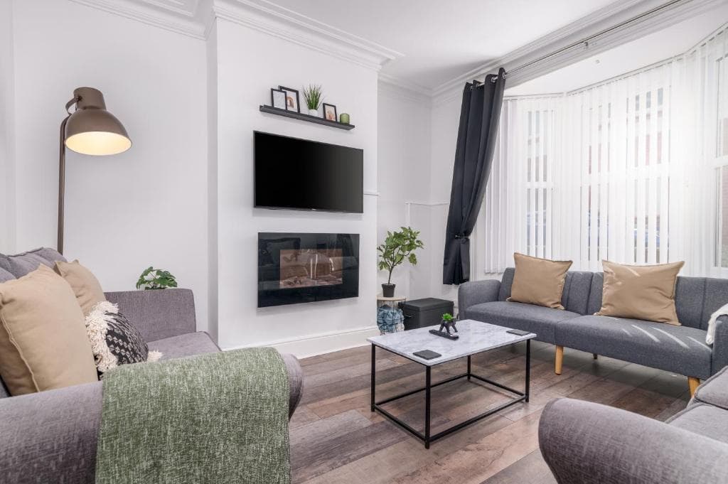 Redmayne House - Cheerful 3bedroom House with Free WiFi Image 1