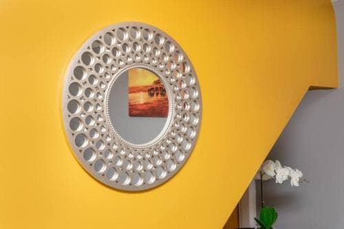 Luxury Living - Lovely 1 Bedroom Apartment Image 3