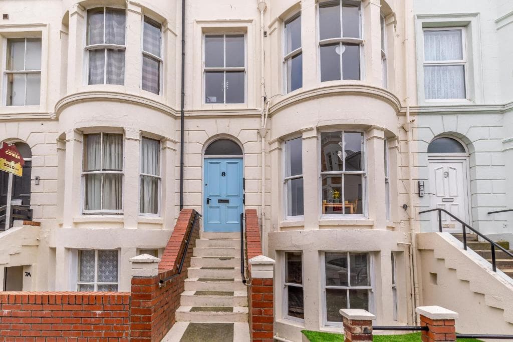 Coast View, Scarborough Image 1