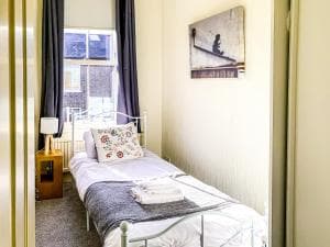 Stay In The Heart Of 'Bishy Road' At The Vines With Free Parking - York Holiday Home Image 2