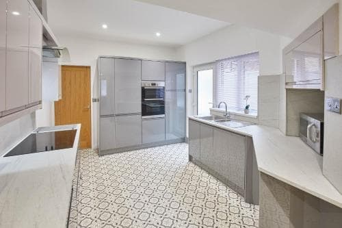 Host & Stay - The Avenue Victoria Apartment Image 9