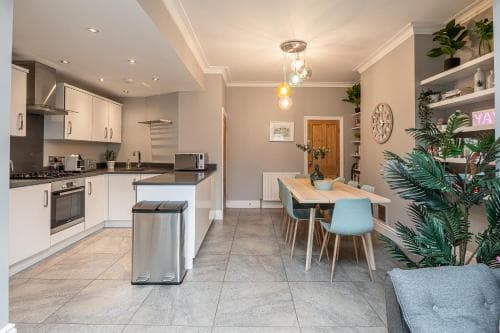 Montrose House Image 3