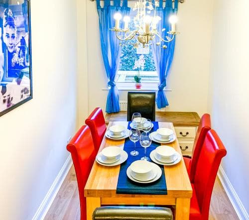 The Victoria - Free Parking - With Our Neighbouring Homes Sleeps 6,12,18 - York Holiday Home Image 3