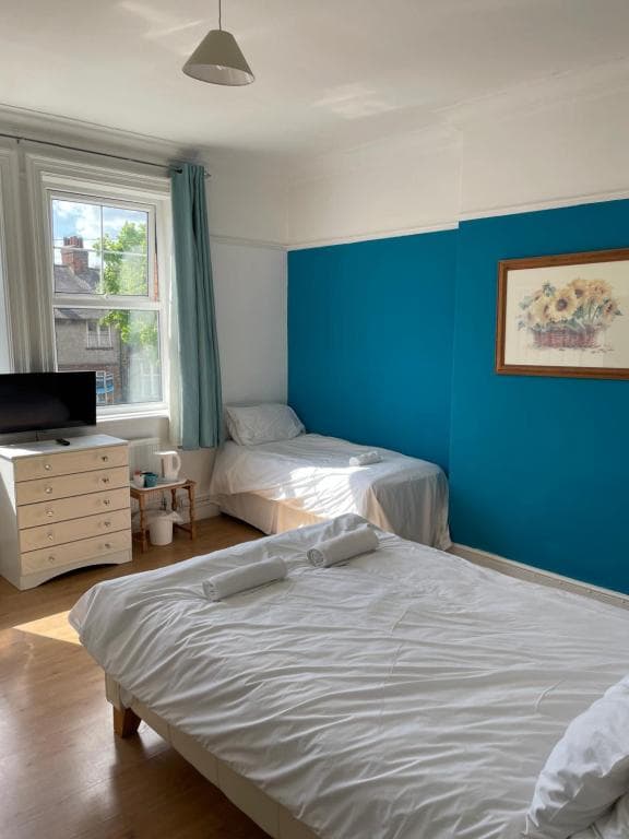 The Bay Horse Image 2