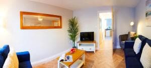 Charming 4-bed Townhouse on South Cliff Image 2