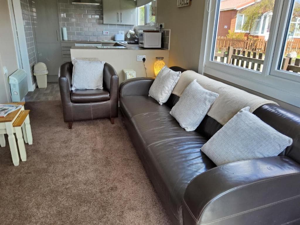 Lena's Place dogs welcome chalet Bridlington Image 1