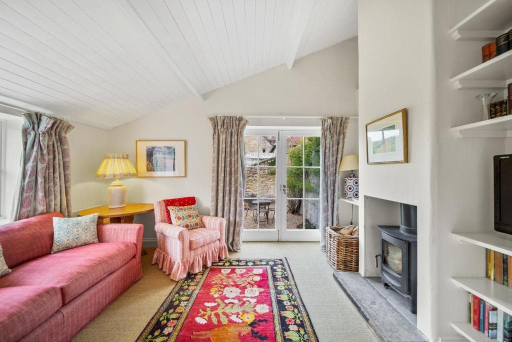 Pass the Keys Large 3 bed country home with stunning views Image 1