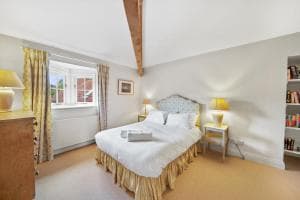 Pass the Keys Large 3 bed country home with stunning views Image 2