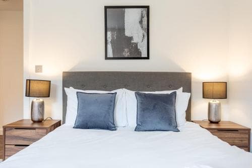 Modern, Spacious 2 Bedroom York Apartment Image 3