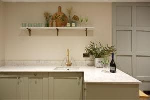 Victoria Bar Apartments Image 5