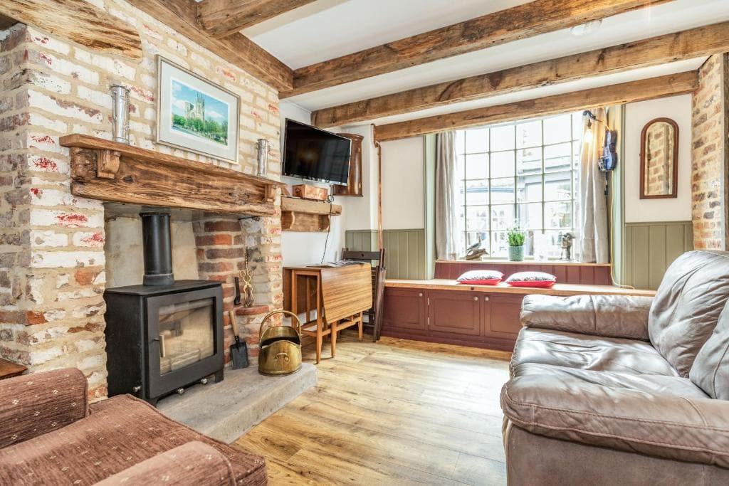 48 High Street Image 1