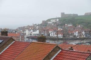 Abigail's House - Large 3 Bed Townhouse - short 5 min walk to town! Image 2