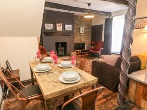 Woodstock Cottage Image 2