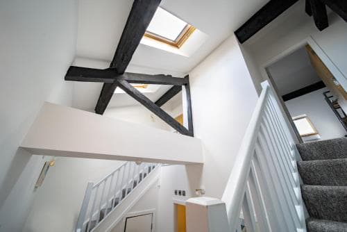 Pass the Keys Top floor apartment In Central York Free Parking Image 2