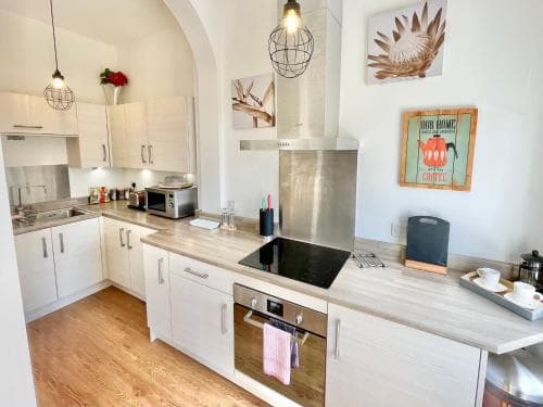 Laurel Apartment Image 3