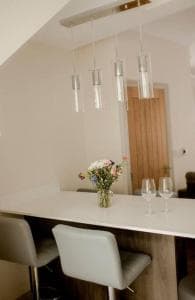 Sleeps 6 / 4 bedrooms, 2 minute walk to the Square Image 2