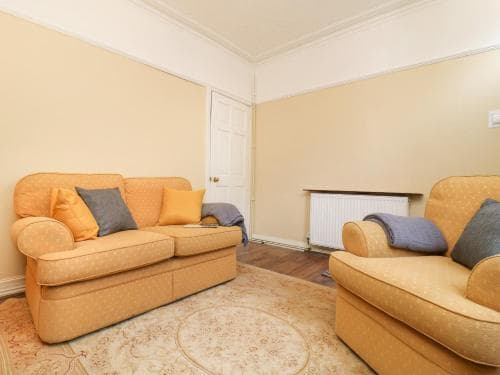 27 Montague Street Image 3