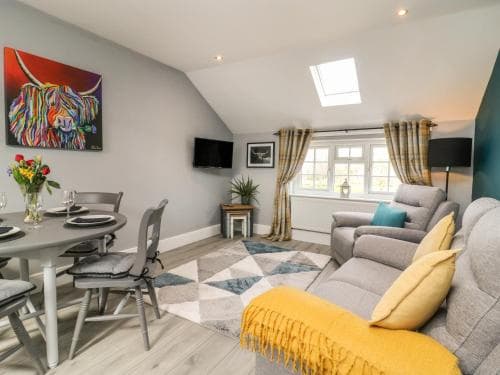 New Inn Apartment Image 3