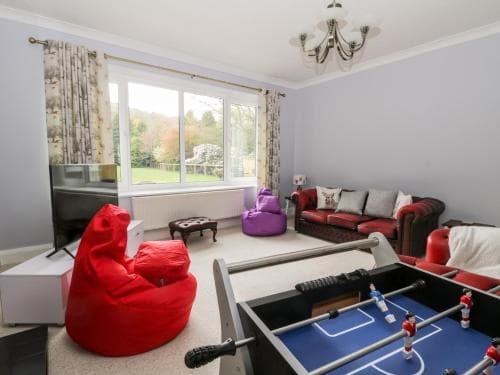 Raincliffe Manor Image 3