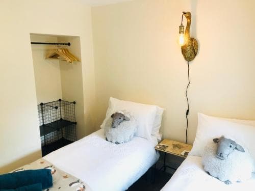 BRAND NEWLY RENOVATED DOG FRIENDLY COTTAGE, INGLETON Image 3