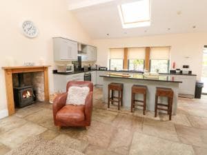 2 Pheasant Lane, Sheffield Image 2