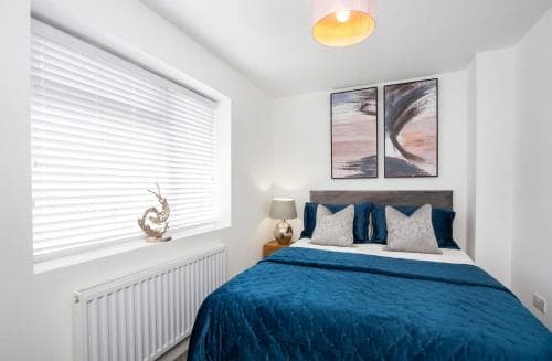 Piccadilly Place - 3 Bedroom House Image 2