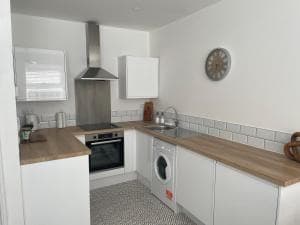 Apartment #4 - at 12 Story St Image 11