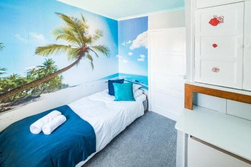 Modern Central House with 2 Parking Spaces Image 3