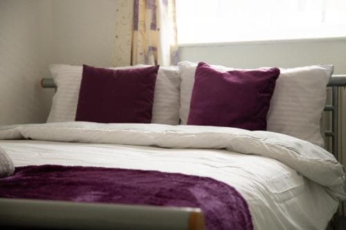 Lovely 2 Bed Home Close To Leeds City Centre Image 3