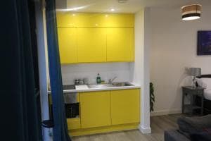 Lovely studio apartment in Sheffield Image 2