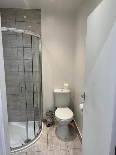 Valee living, Dewsbury One Bedroom, Leeds Image 7