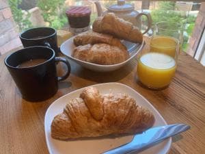 City Centre Garden view getaway for 2 FREE ONSITE PARKING Image 6