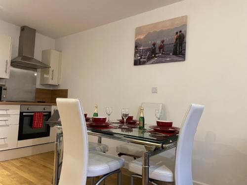 Cathedral Apartments Image 3