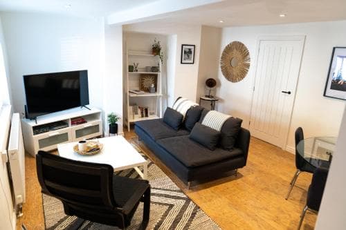 Bower Apartment Image 3