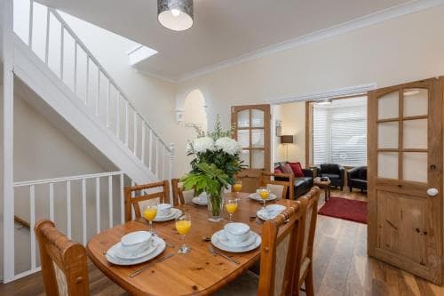 Willow Tree - Dog Friendly, Spacious & Central Image 3