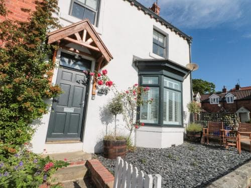 Harriet's Cottage, Whitby Image 3