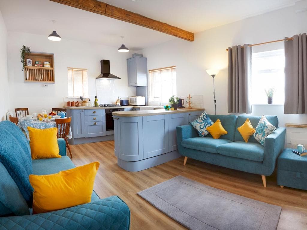 Pass the Keys Amazing 2 Bedroom Home in the seaside town Filey Image 1