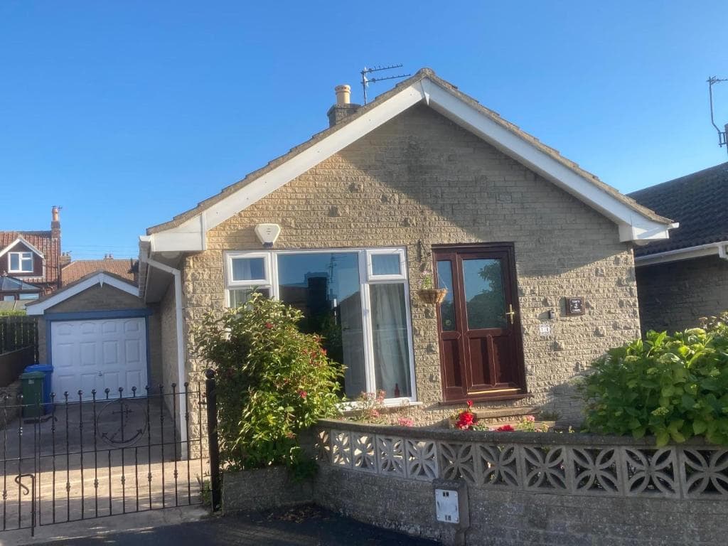 LetAway - Tom's Cabin, Staithes Image 3