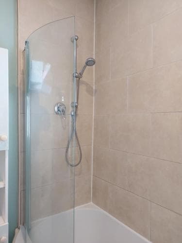 HILLTOP PLACE SUITES near MEADOWHALL Image 2