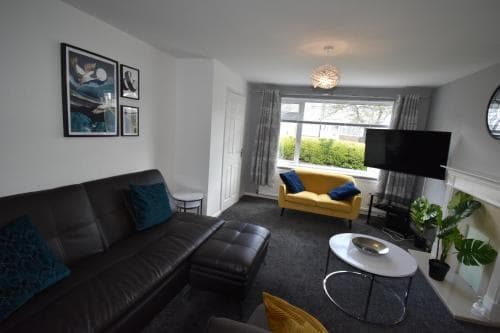 Stunning 3 bed house# gated premise #city living# Image 3