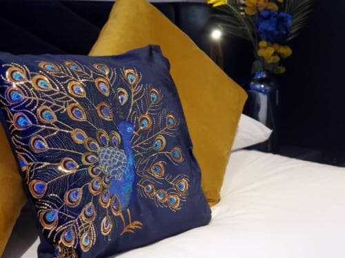 Central Boutique Studio ( With Parking ) Image 3