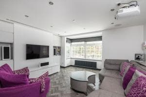 Pass the Keys Modern and minimalist duplex apartment sleeps 6 Image 5