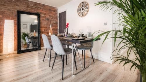 Stunning 2 bed with outside balcony, super king beds and 75’’ TV! Image 3