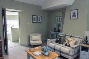 Acorn Apartment Image 2