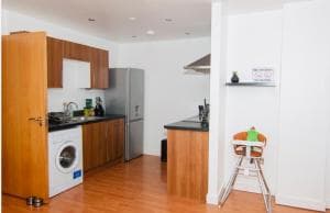 Central 2Bedroom Apartment With Secure Carpark Image 2