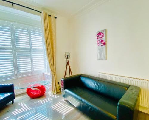 York City Center Apartments with Free Private Parking Image 3